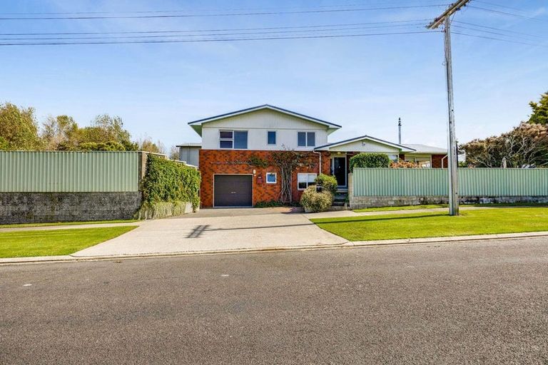 Photo of property in 27 Cameron Street, Hawera, 4610