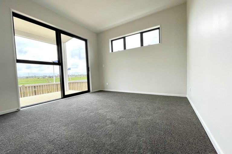 Photo of property in 30 Auranga Drive, Karaka, Papakura, 2113