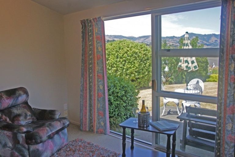 Photo of property in 6035a Christchurch Akaroa Road, Duvauchelle, 7581