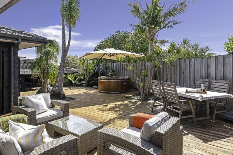 Photo of property in 4 Sarah Place, Farm Cove, Auckland, 2012