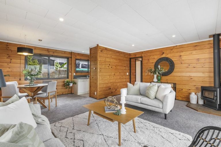 Photo of property in 1/45 Target Road, Totara Vale, Auckland, 0629