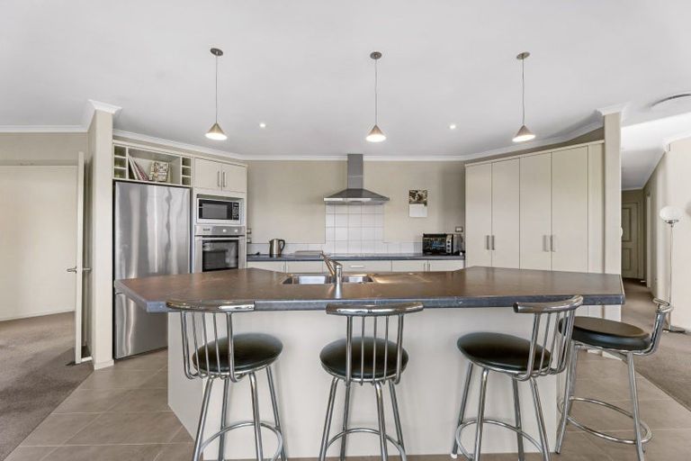 Photo of property in 44 Gibson Place, Papamoa Beach, Papamoa, 3118