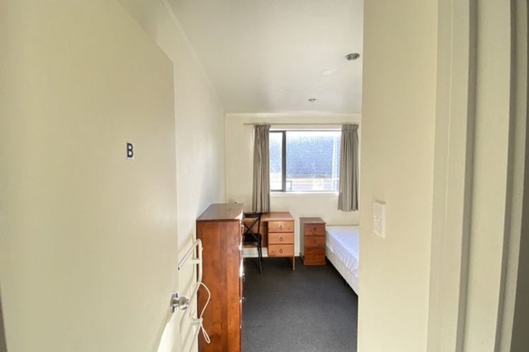 Photo of property in 8b Schnapper Rock Road, Schnapper Rock, Auckland, 0632