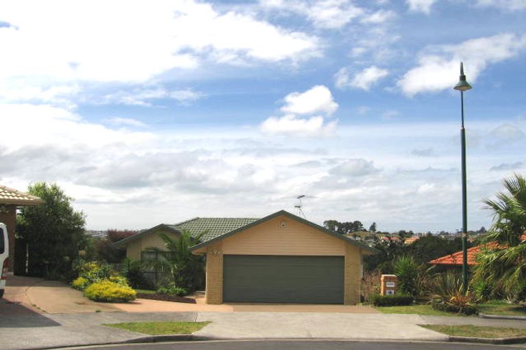Photo of property in 14 Fulmar Way, Unsworth Heights, Auckland, 0632