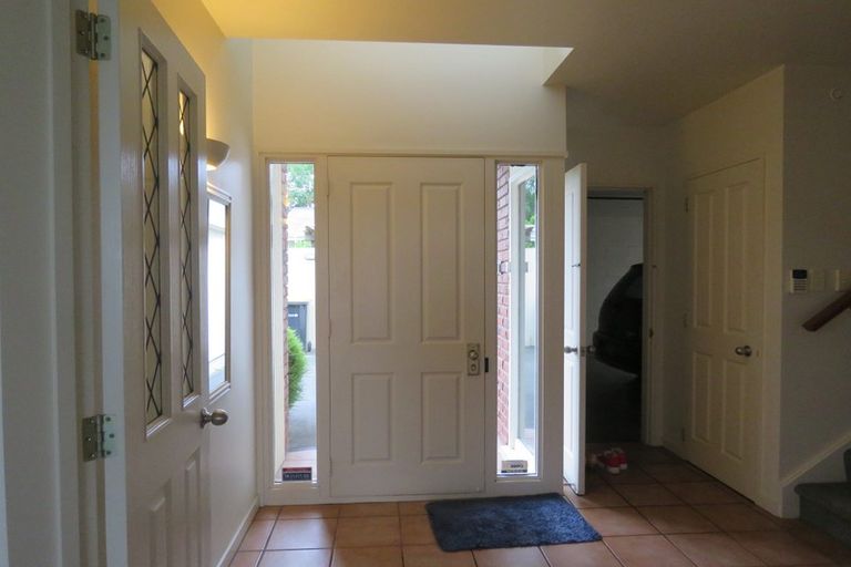 Photo of property in 2/271 Memorial Avenue, Burnside, Christchurch, 8053