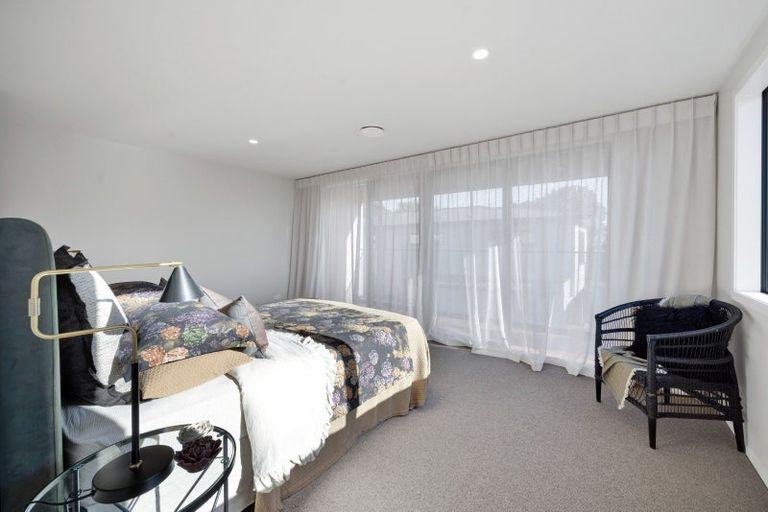 Photo of property in 10 Eliot Street, New Plymouth, 4310