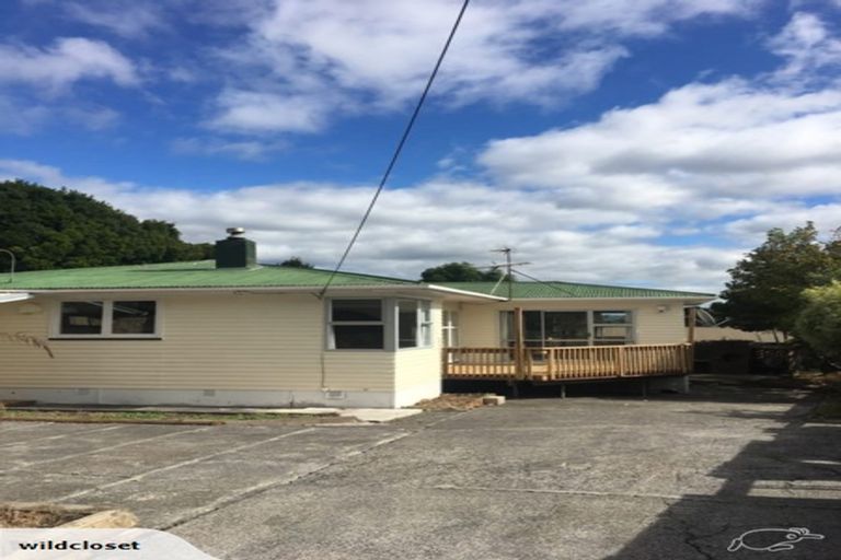 Photo of property in 92 Te Atatu Road, Te Atatu South, Auckland, 0610