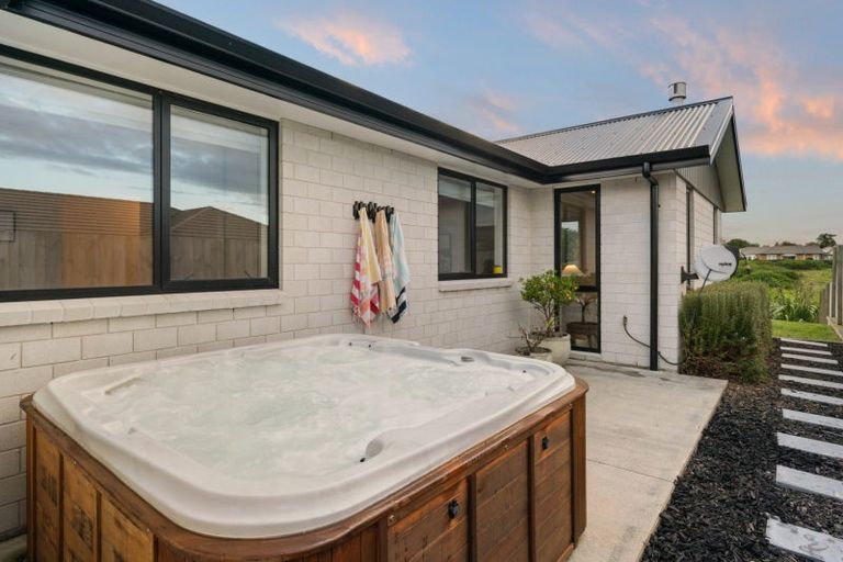 Photo of property in 18 Hass Drive, Ohauiti, Tauranga, 3112