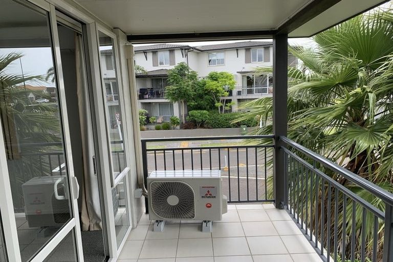 Photo of property in 3/1 Opito Way, East Tamaki, Auckland, 2013