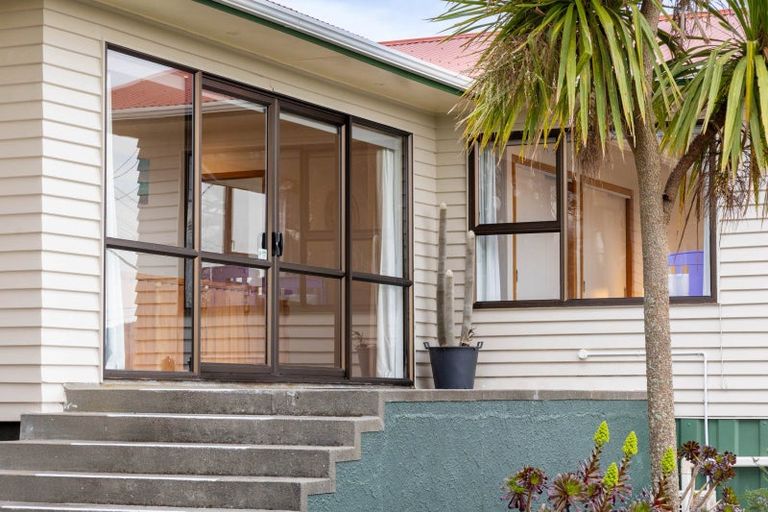 Photo of property in 89 Martin Road, Paraparaumu Beach, Paraparaumu, 5032