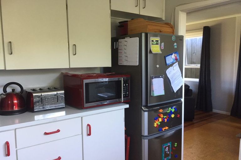 Photo of property in 49 Cotswold Crescent, Newlands, Wellington, 6037