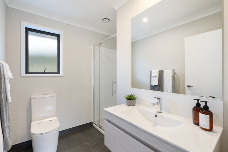 Photo of property in 18 Sam Heywood Place, Pyes Pa, Tauranga, 3112