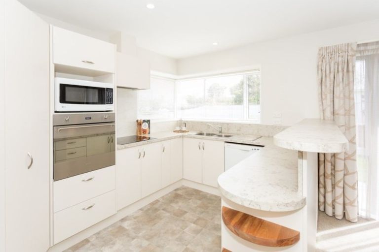 Photo of property in 136 Barrington Street, Somerfield, Christchurch, 8024