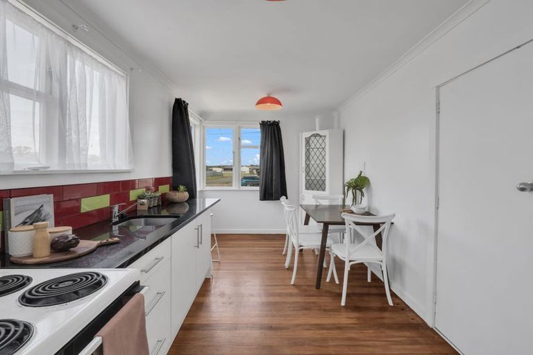 Photo of property in 33 Matipo Street, Castlecliff, Whanganui, 4501