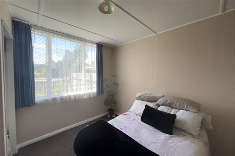 Photo of property in 82-84 Queen Street, Westport, 7825