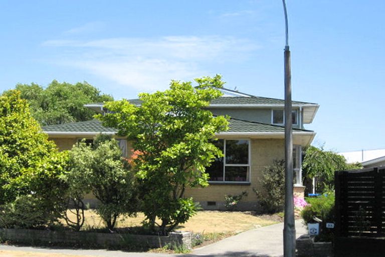 Photo of property in 35 Delaware Crescent, Russley, Christchurch, 8042