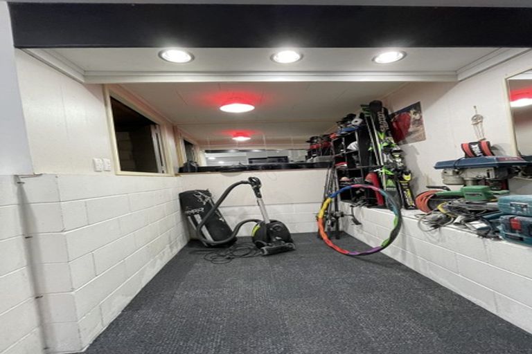 Photo of property in 57 Fairmount Road, Titirangi, Auckland, 0604