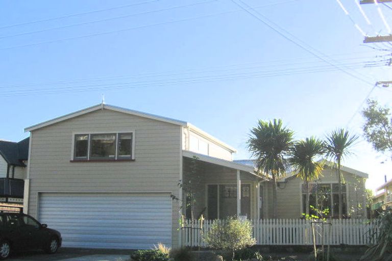 Photo of property in 386 Muritai Road, Eastbourne, Lower Hutt, 5013