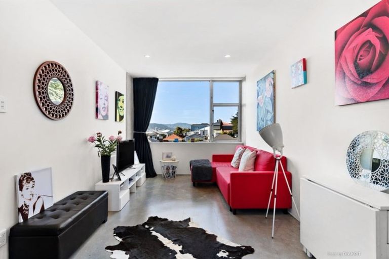 Photo of property in Beresford Apartments, 19/118 Russell Terrace, Berhampore, Wellington, 6023