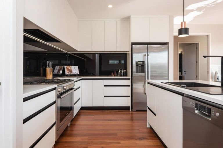 Photo of property in 41 Waterstock Way, Parklands, Christchurch, 8083