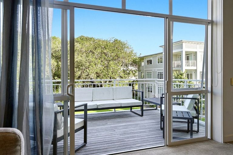 Photo of property in 12 Parkside Drive, Orewa, 0931