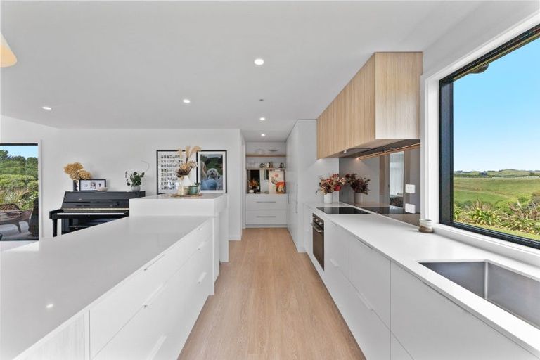 Photo of property in Tapuae, 26 Washer Road, Omata, New Plymouth, 4374