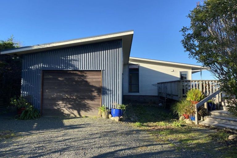 Photo of property in 56 Walu Lane, Matapouri, Whangarei, 0173