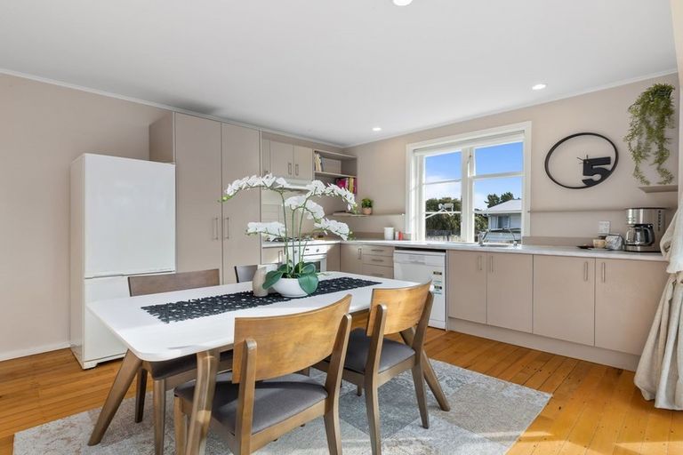 Photo of property in 35 Philomel Crescent, Bayswater, Auckland, 0622