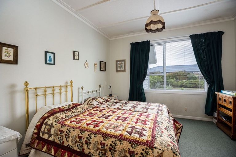 Photo of property in 7 Waimea Street, Westown, New Plymouth, 4310