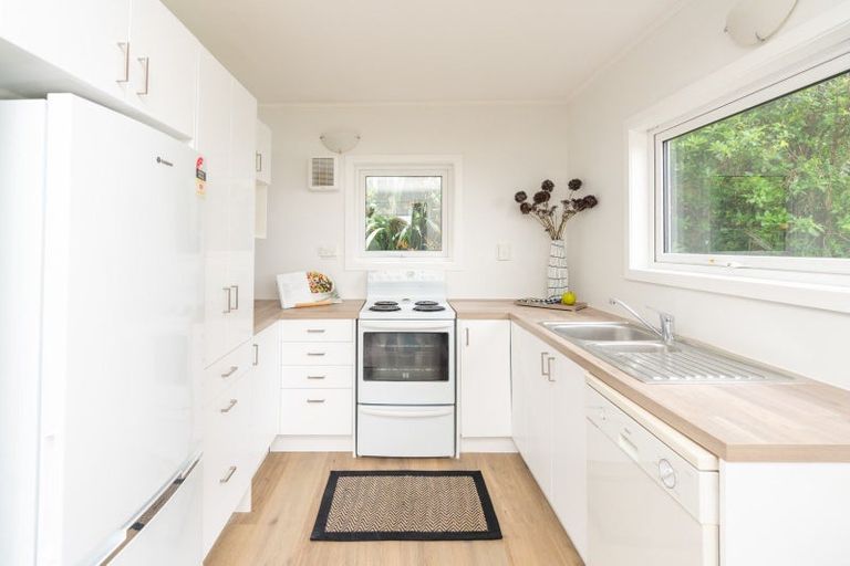 Photo of property in 2/72 Homebush Road, Khandallah, Wellington, 6035