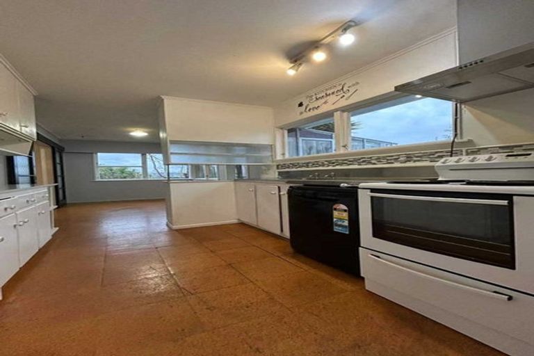 Photo of property in 36 Riverhills Avenue, Pakuranga Heights, Auckland, 2010