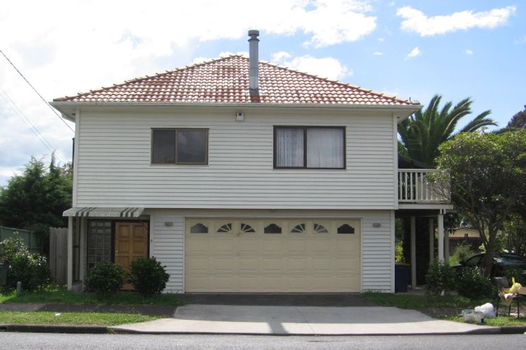 Photo of property in 6 Beaubank Road, Kelston, Auckland, 0602