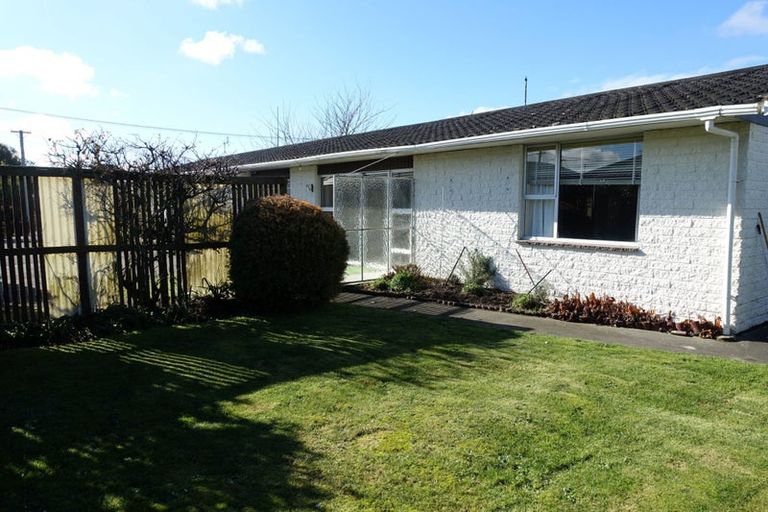 Photo of property in 2/49 Worthy Street, Ilam, Christchurch, 8041