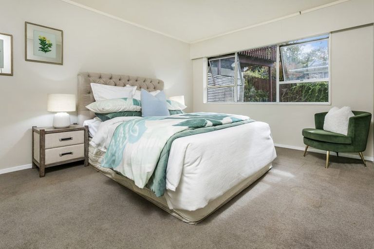 Photo of property in 1/7 Keldale Place, Forrest Hill, Auckland, 0620