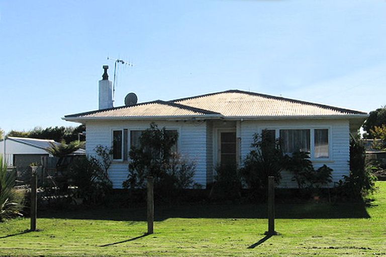 Photo of property in 36 Kiharoa Street, Otaki Beach, Otaki, 5512