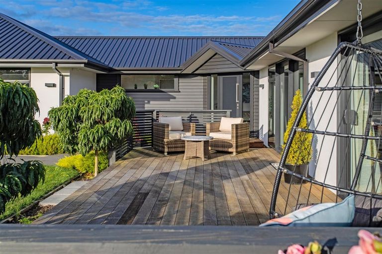 Photo of property in 8 Te Haunui Lane, Pegasus, 7612