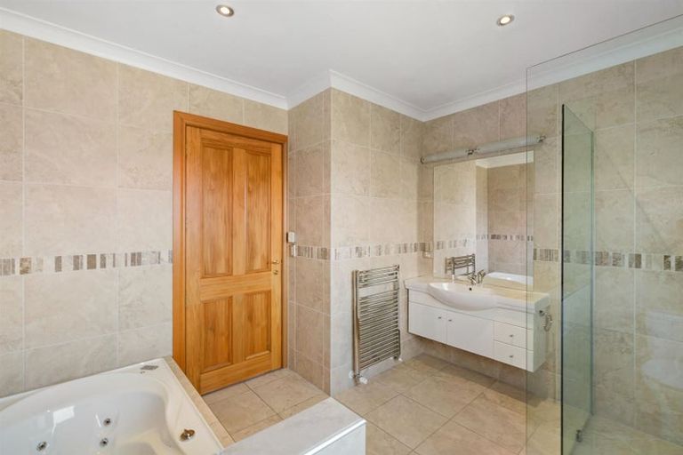 Photo of property in 200a Beacon Point Road, Wanaka, 9305