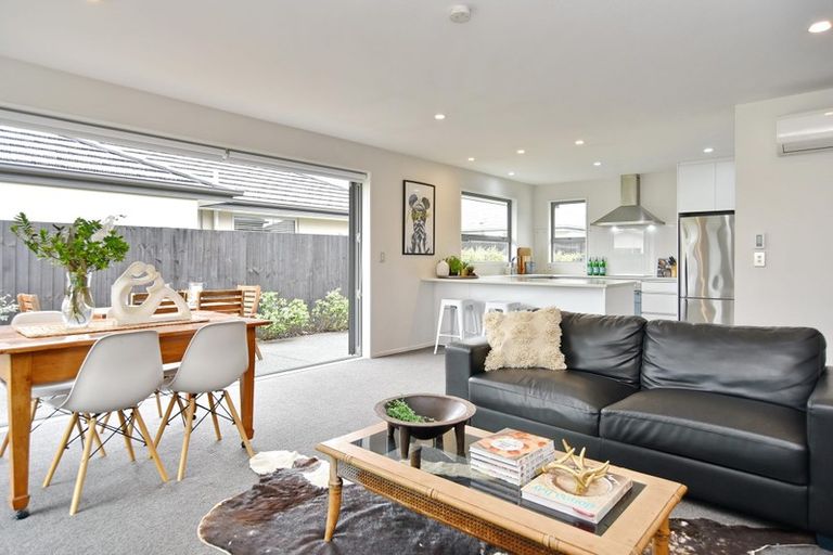 Photo of property in 11 Robalan Close, Halswell, Christchurch, 8025