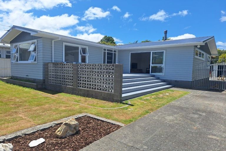 Photo of property in 25 Mary Crescent, Elderslea, Upper Hutt, 5018