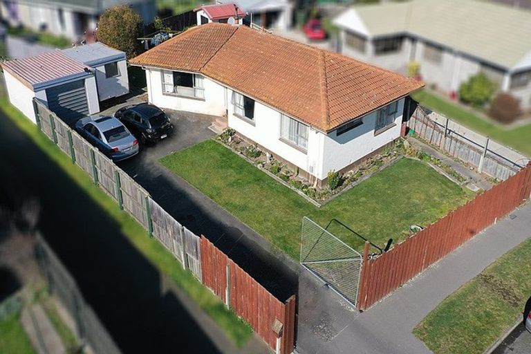 Photo of property in 26 Kawau Crescent, Bromley, Christchurch, 8062