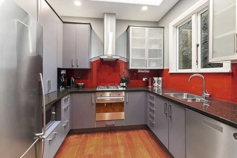 Photo of property in 12 Essex Street, Aro Valley, Wellington, 6021