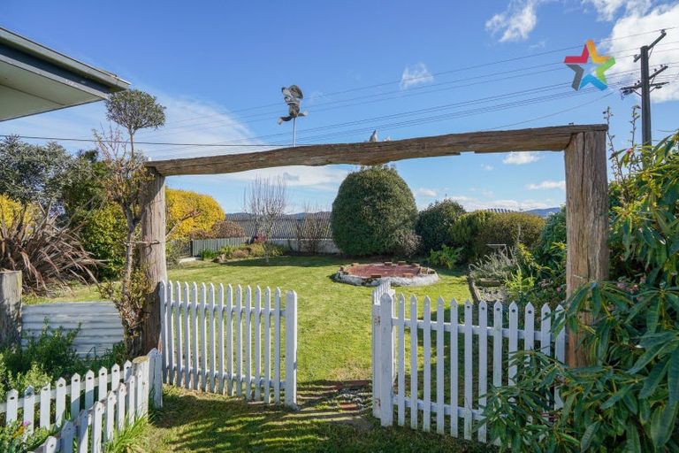 Photo of property in 37 Papatotara Road, Tuatapere, 9620