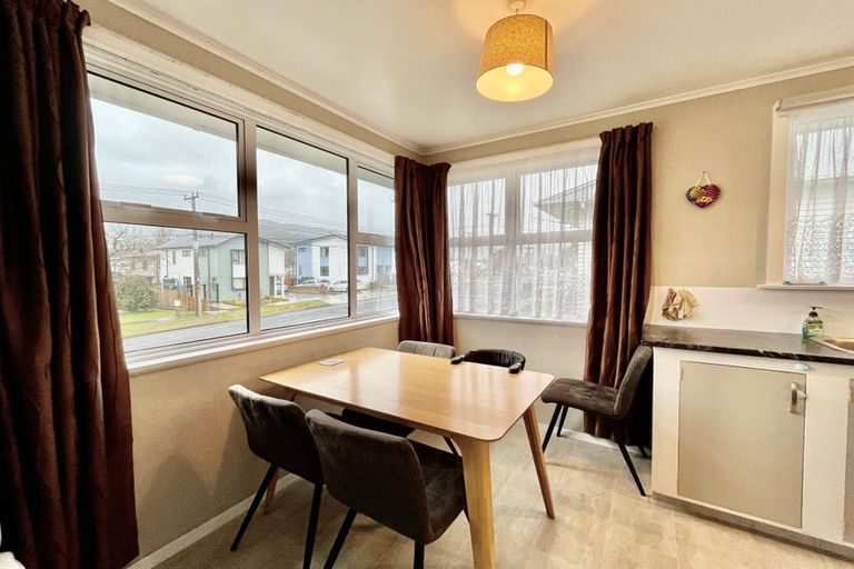 Photo of property in 146 George Street, Stokes Valley, Lower Hutt, 5019