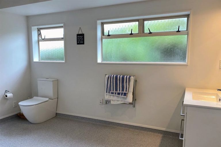 Photo of property in 214 Te Moana Road, Waikanae, 5036