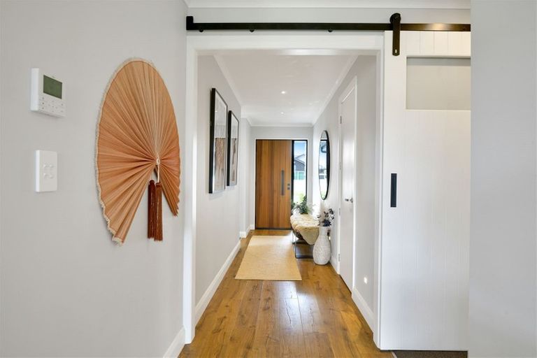 Photo of property in 9 Kauri Grove Drive, Kumeu, 0810