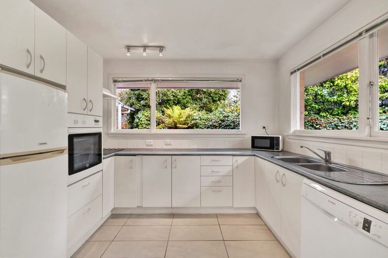 Photo of property in 2/2a Medbury Terrace, Fendalton, Christchurch, 8041
