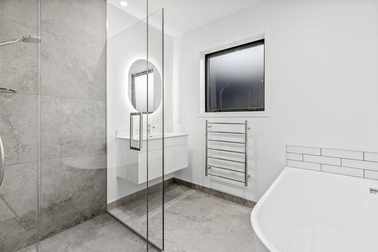 Photo of property in Northlake, 17b Linnburn Road, Wanaka, 9305