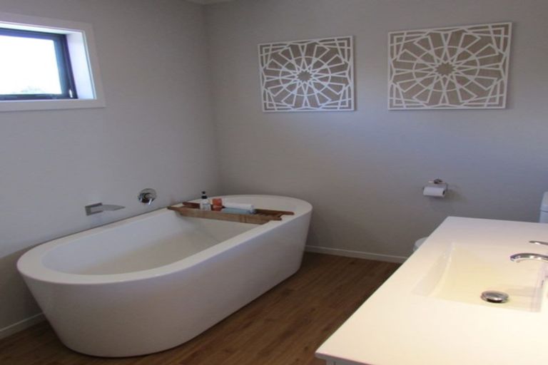 Photo of property in 20 Tasman Close, Aotea, Porirua, 5024