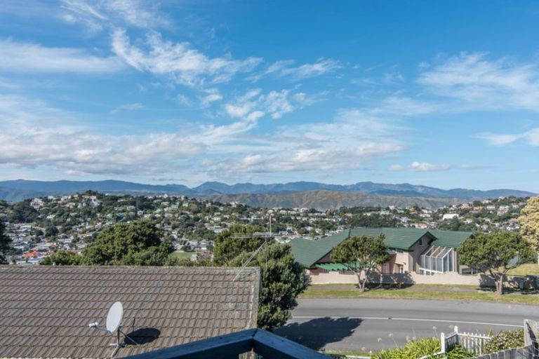 Photo of property in 2 Kaikoura Street, Maupuia, Wellington, 6022