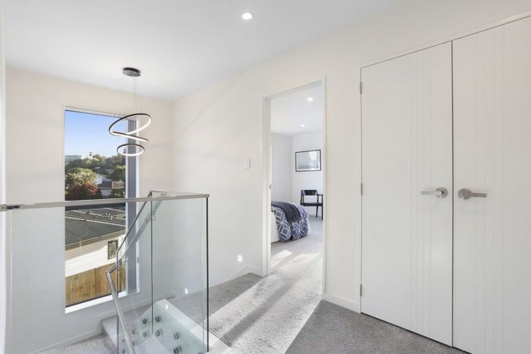 Photo of property in 37 Garton Drive, Massey, Auckland, 0614